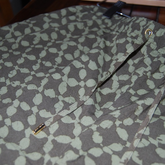 Michael Kors green printed shorts - Picture 4 of 5